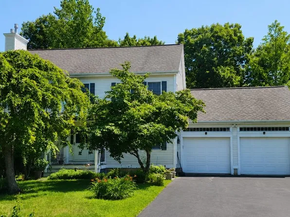 14 Viola Circle, Seabrook, NH 03874