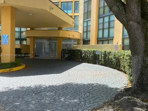 11800 SW 18th St APT 108-4, Miami, FL 33175
