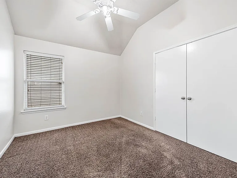 927 Hannah Falls Ln — Photo 21
