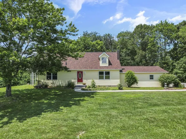 950 Shaffer School Rd, Oak Hill, OH 45656