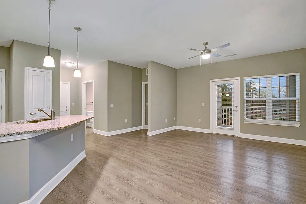York Woods at Lake Murray Apartment Homes — Photo 4