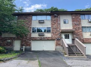 31 Kay Ln APT E, Waterbury, CT 06708