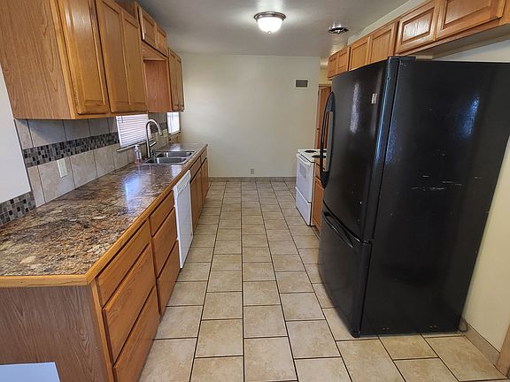 4th image of 864 S 39th St