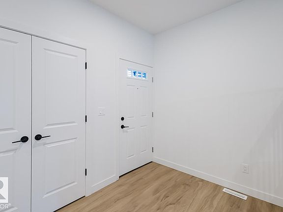4th image of 6411 27th Ave NW