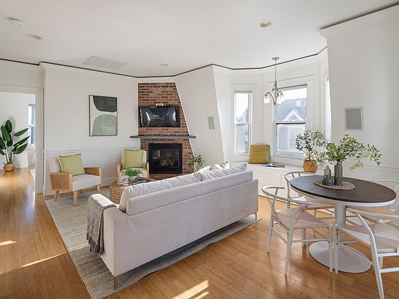4th image of 32 Dartmouth St #3