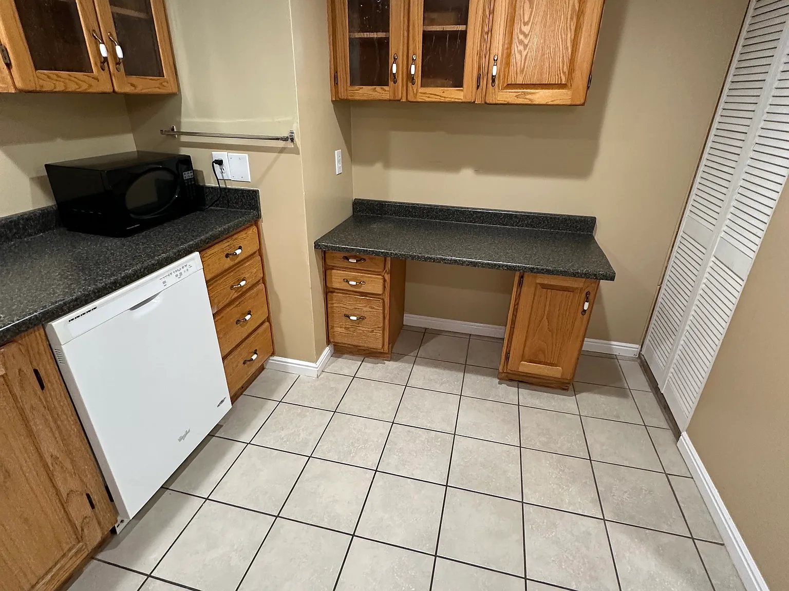 3 bed, 1250 sqft, $1,650 — Photo 4