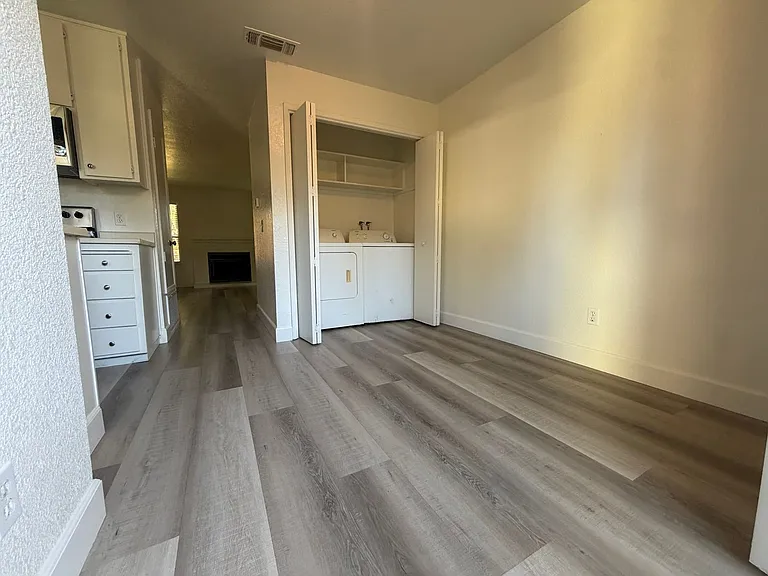 9151 Newhall Dr #116 — Photo 15