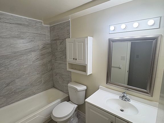 3rd image of 4255 Catalina Ln #4247D