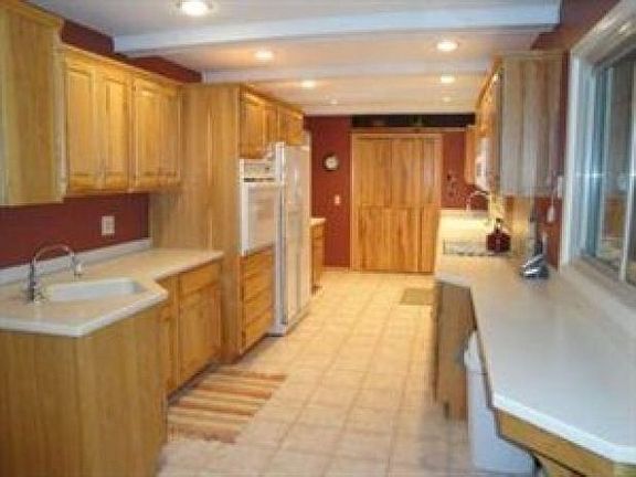 3rd image of 10706 Glen Forest Trl