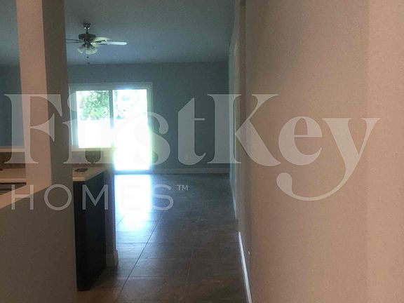 5th image of 328 SW Ridgecrest Dr