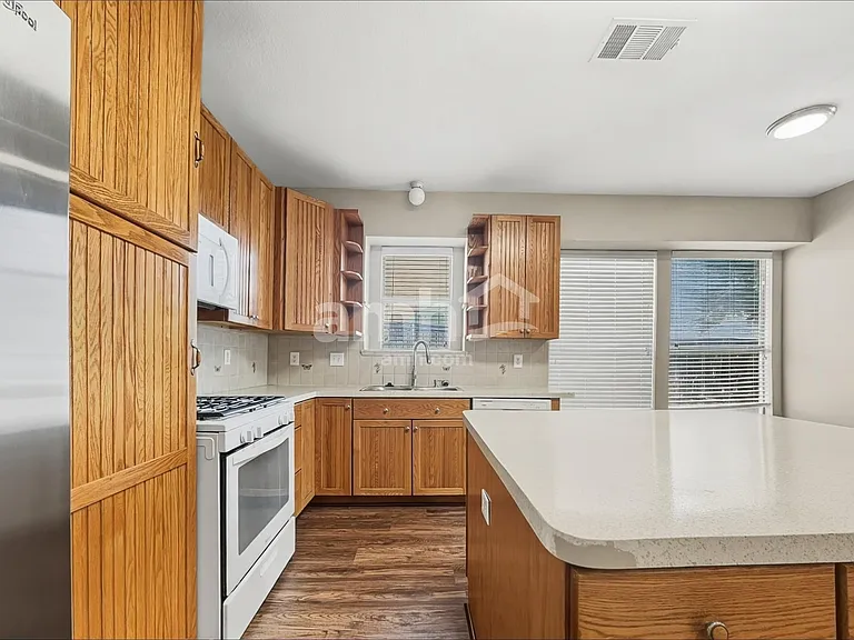 4308 Rebecca Ct — Photo 4