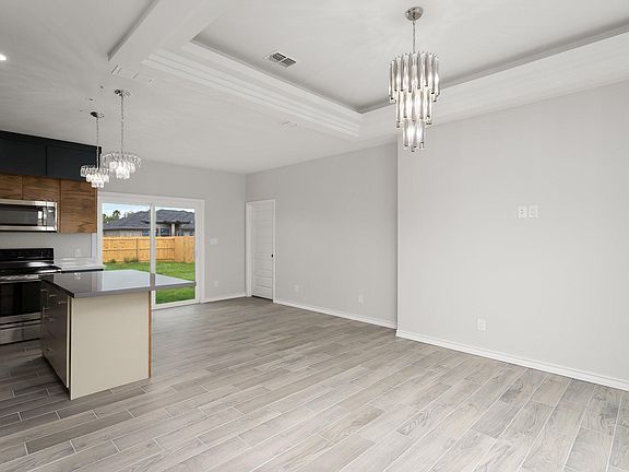 4th image of 2214 San Pascual St