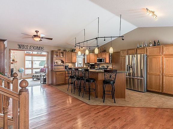 4th image of 105 Teal Ct