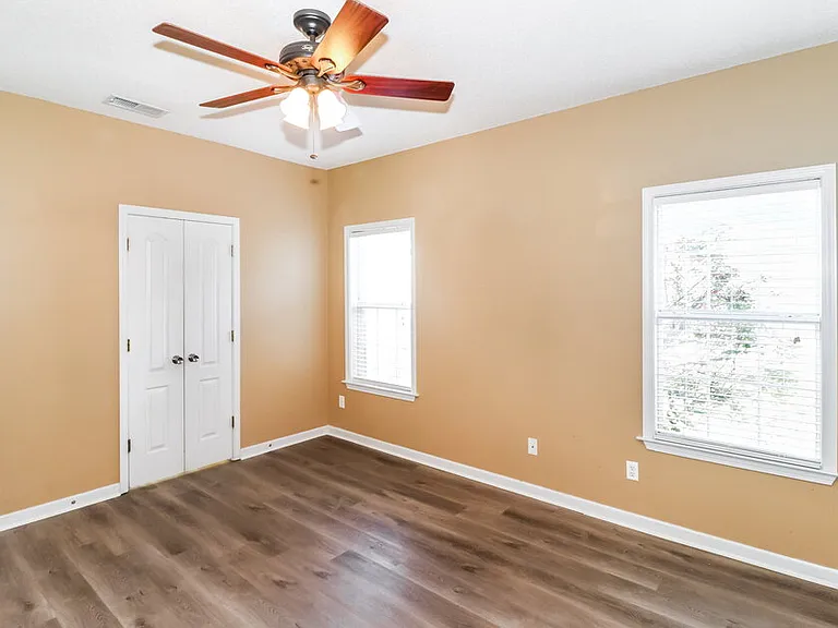 8662 Rogers Park Ave — Photo 7