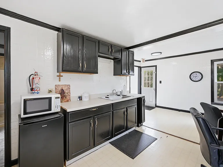 1122 W Western Reserve Rd — Photo 10