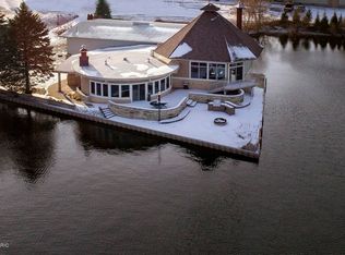 110 N 3rd St, Escanaba, MI 49829