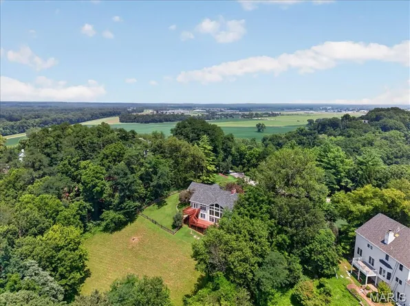 277 Larimore Valley Dr, Chesterfield, MO 63005