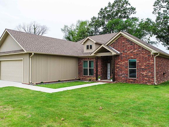 3rd image of 3 Clover Leaf Ln