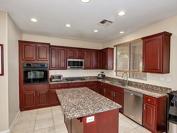4th image of 11248 Bedford Hills Ave