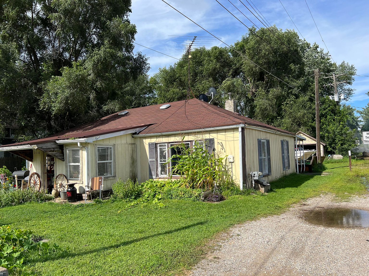 116 S Clark St, Six Lakes, MI 48886 MLS 23028802 Zillow