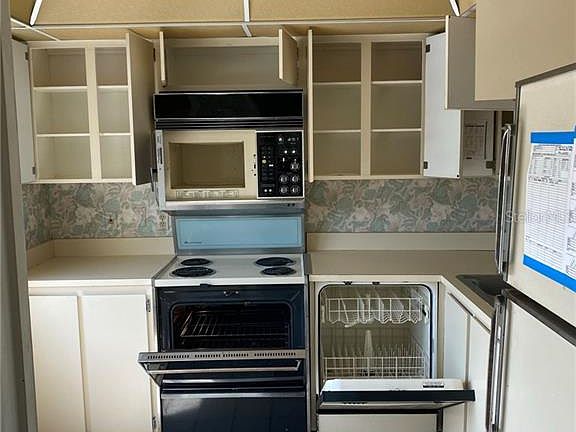 3rd image of 2618 Cove Cay Dr Unit 701