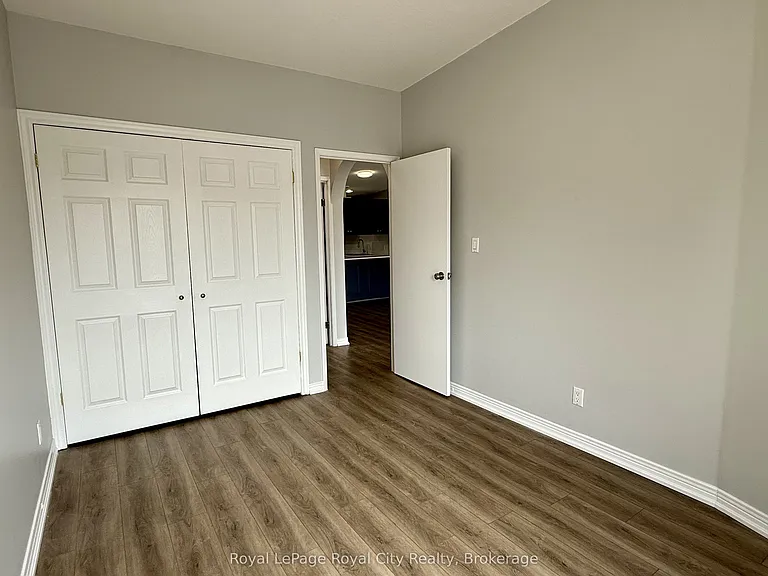 33 Wyndham St N #2 — Photo 8