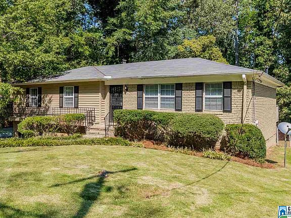 3rd image of 1589 Brewster Cir