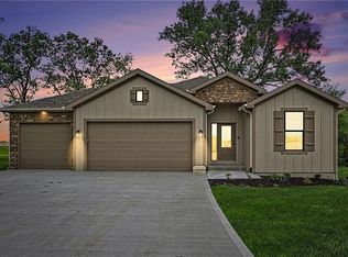 698 Salem Rd, Lawson, MO 64062