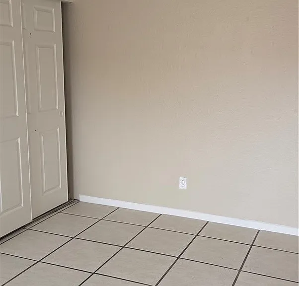 571 Roxella Ln #C — Photo 7