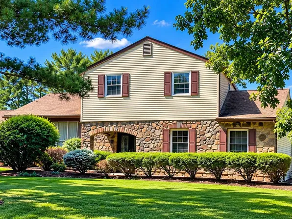 7 Carmelita Dr, Richboro, PA 18954