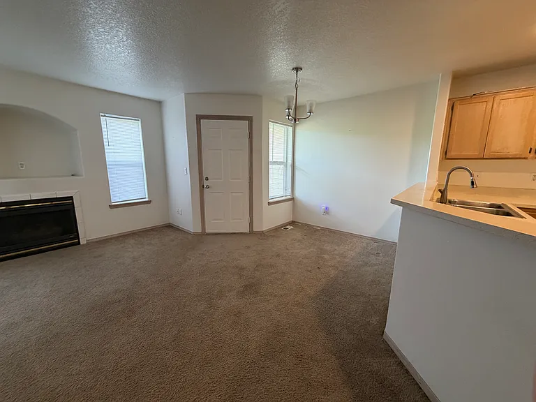 8413 NE Knott St #A — Photo 4