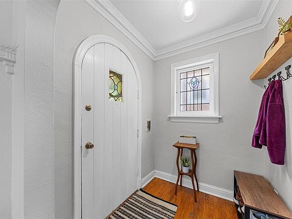 4th image of 4041 Oleatha Ave