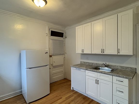 4th image of 7516-24 N Seeley Ave #18089694