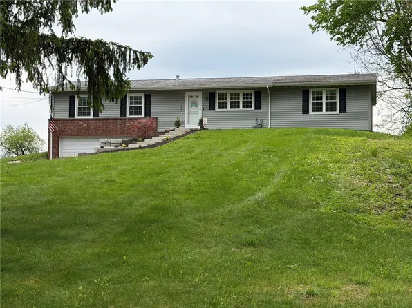 107 W Hillcrest Rd, Eighty Four, PA 15330