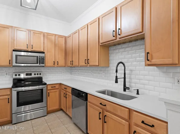 7032 DEER LODGE Circle #103, Jacksonville, FL 32256