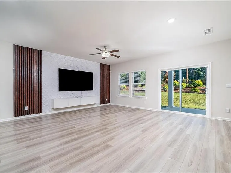 1030 Sunny Lake Dr — Photo 10
