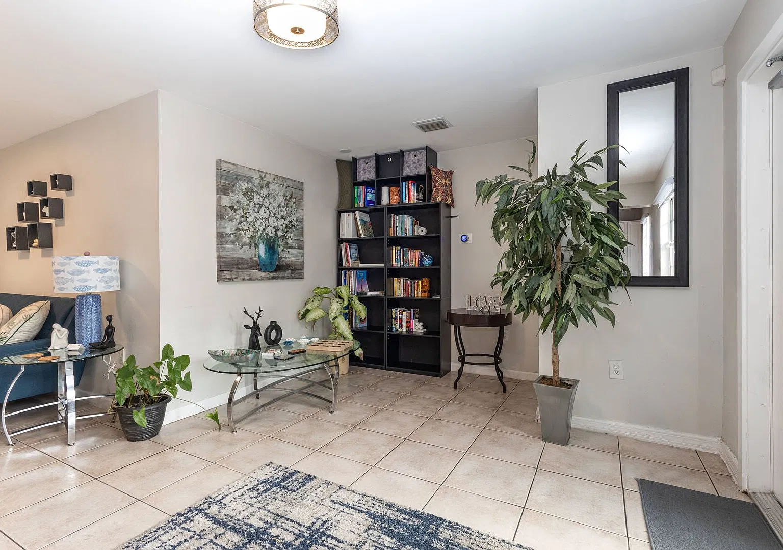Charming Fort Lauderdale Home | Security Deposit Alternative Available! — Photo 4