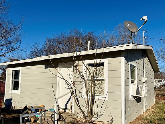 4th image of 598 2nd St