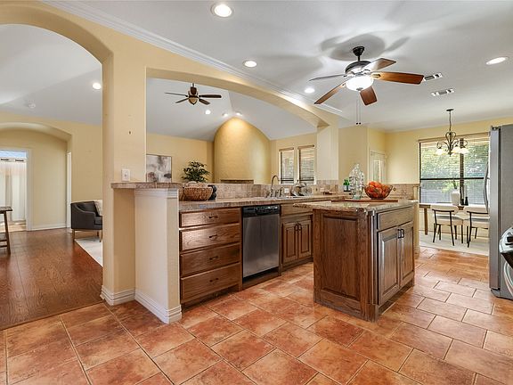 4th image of 322 Jade Ln
