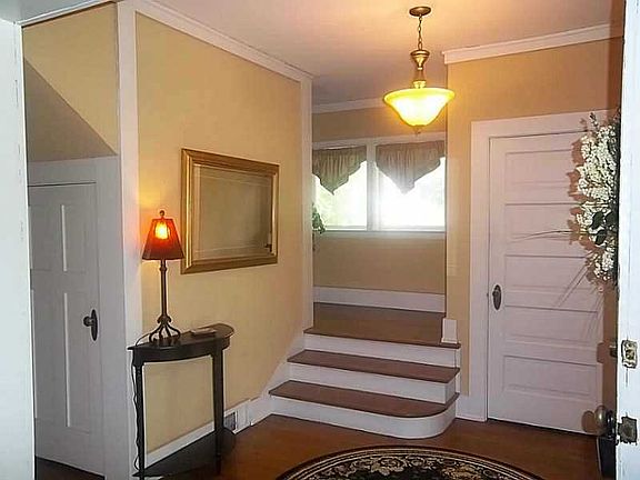 4th image of 601 Caldwell St
