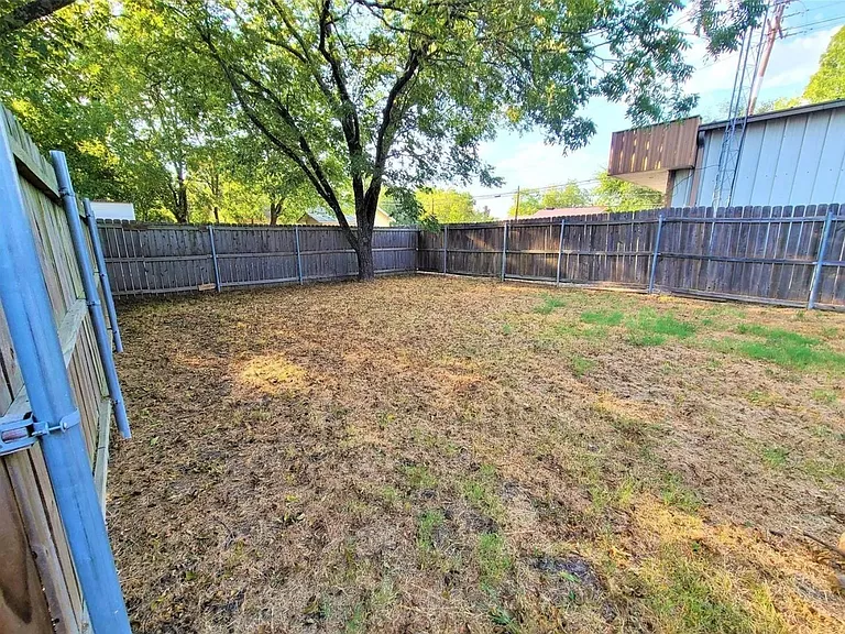 4504 Stonewall St — Photo 10