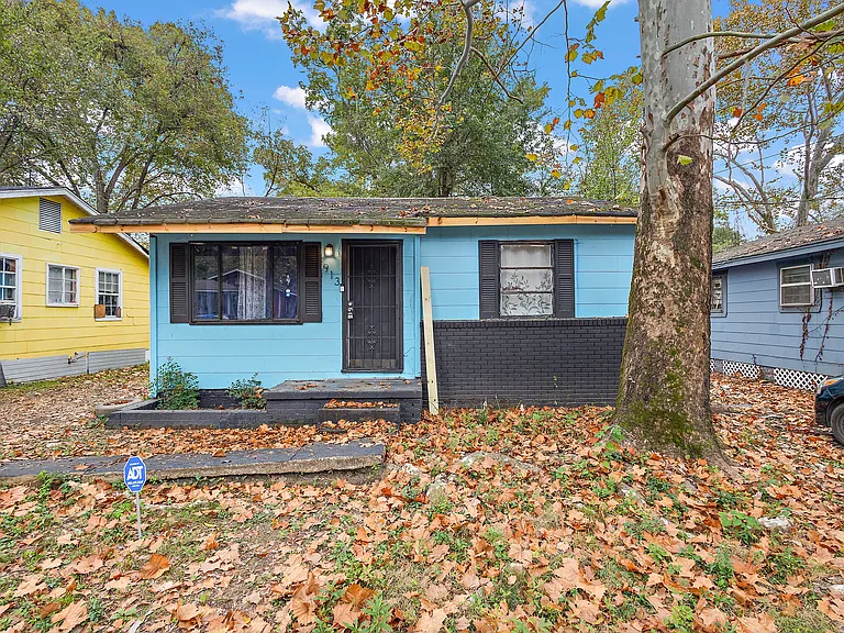 913 Lanier Ave — Photo 4