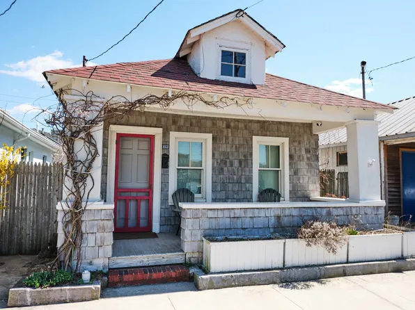 152 Beach 25 St, Far Rockaway, NY 11691