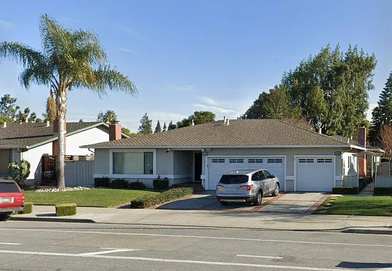 2290 Cherry Ave — Photo 1