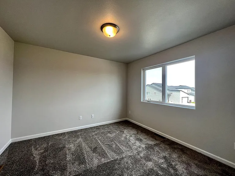 116 Marshall Loop — Photo 2