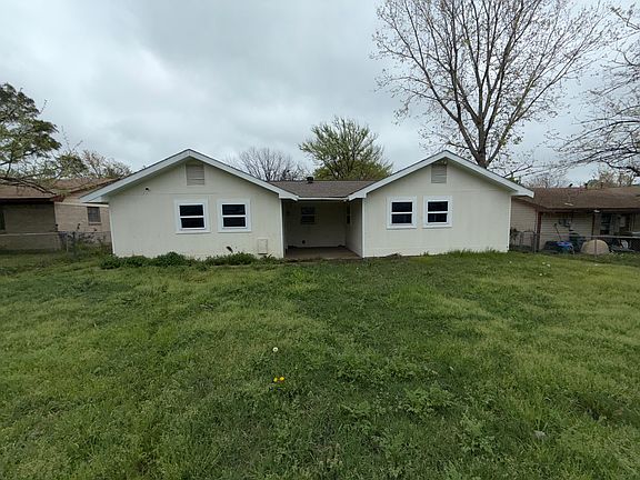 2nd image of 1421 Alpine St