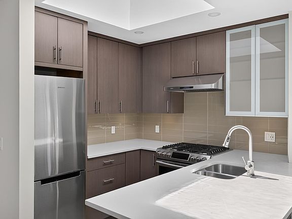 5th image of 688 E 16th Ave #401