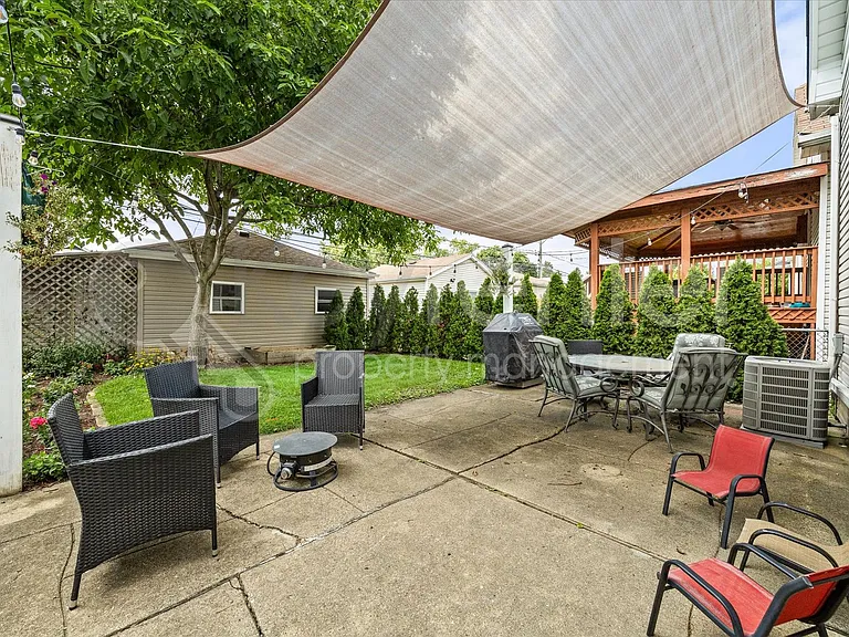 4230 N Oriole Ave — Photo 10
