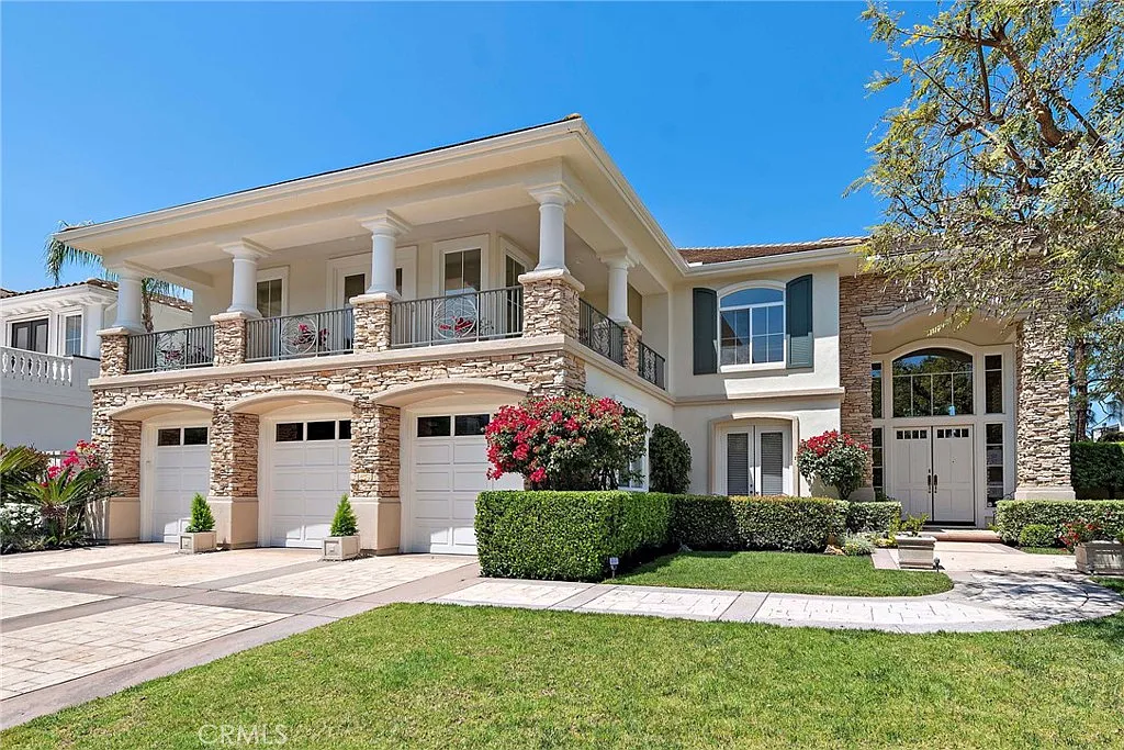 4 bed, 4.5 bath, 4231 sqft, $10,500 — Photo 3