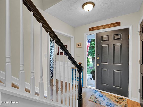 3rd image of 11115 Oak Bend Ct